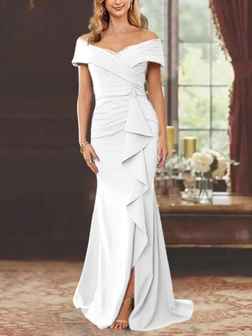 Vestidos para madre de la novia con corte tubo, hombros descubiertos, sin mangas, largo hasta el suelo y volantes 