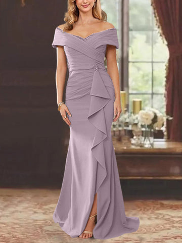 Vestidos para madre de la novia con corte tubo, hombros descubiertos, sin mangas, largo hasta el suelo y volantes 