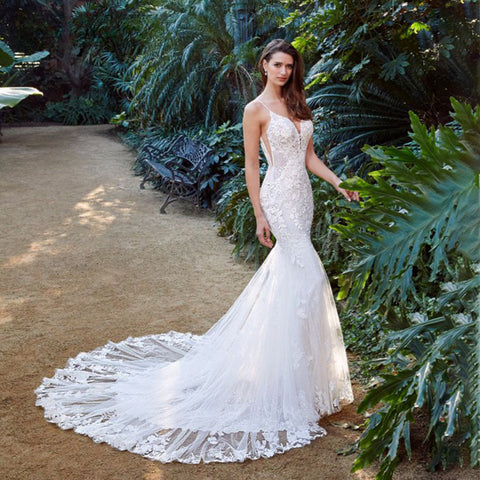 Encantadores vestidos de novia con escote en V, corte sirena, tirantes finos, apliques de encaje, espalda descubierta, estilo suknia slubna, hechos a medida. 
