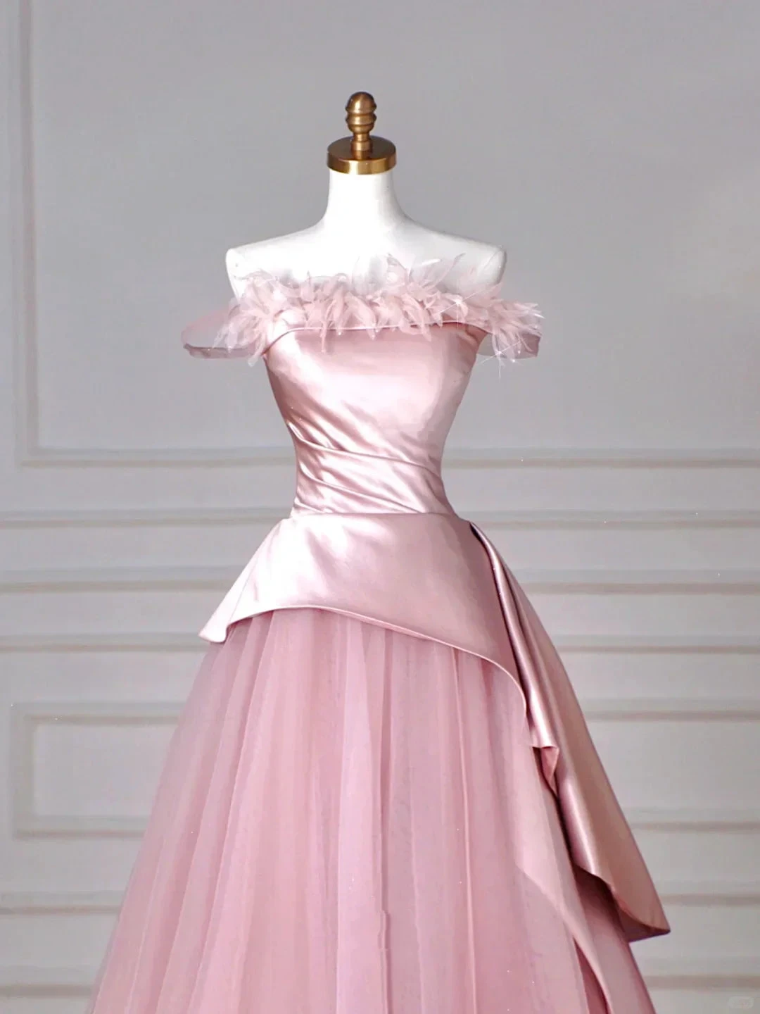 Elegant Feathers Neck Strapless Tulle Satin Ball Gown Pink A Line Prom Evening Dress Y8629 by simplepromdress