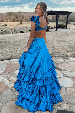 Brittany | Langes rotes A-Linien-Ballkleid mit Cut-outs und Rüschen und Schlitz