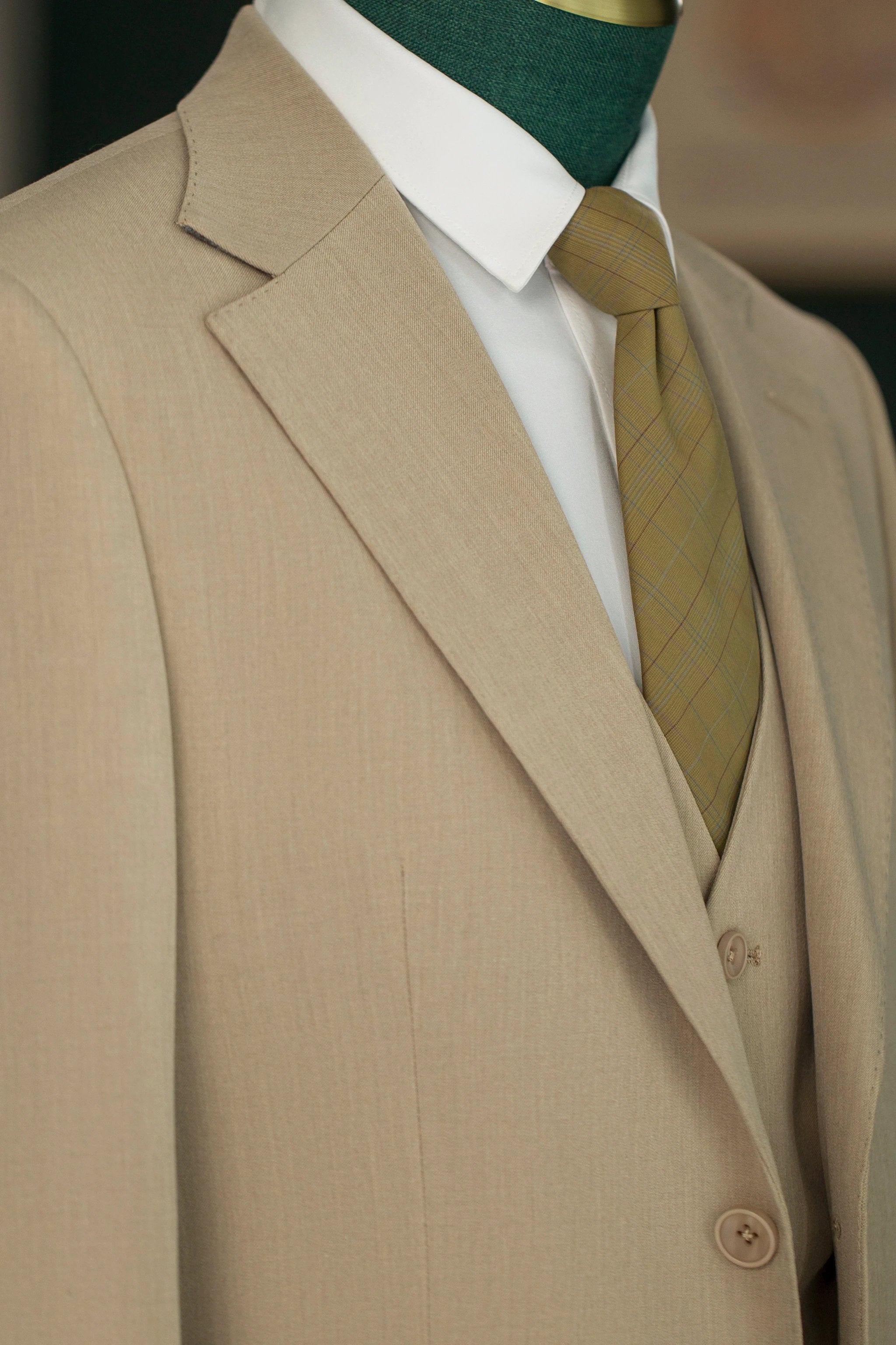 Beige Linen Blend 3-Piece Wedding Suit | Tailored Groom & Groomsmen Attire by 男装