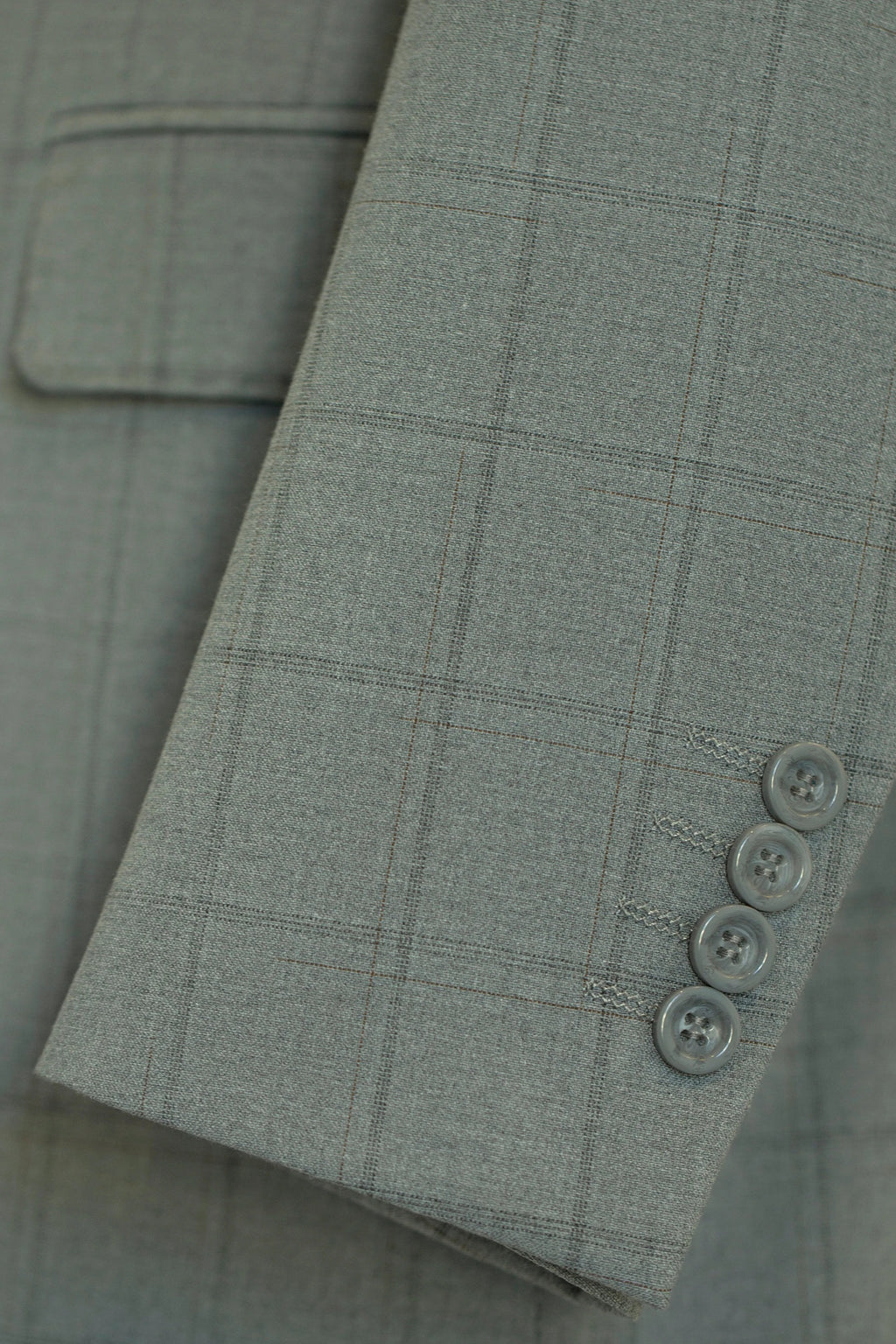 Light Grey Windowpane Check Wool 3-Piece Wedding Suit | Tailored Groom & Groomsmen Attire by 男装