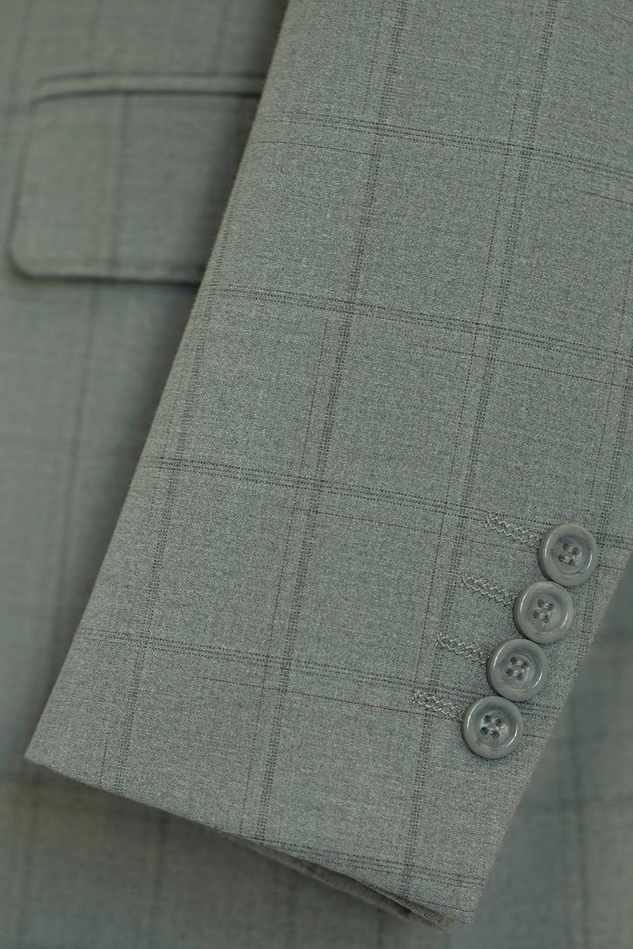 Light Grey Windowpane Check Wool 3-Piece Wedding Suit | Tailored Groom & Groomsmen Attire by 男装