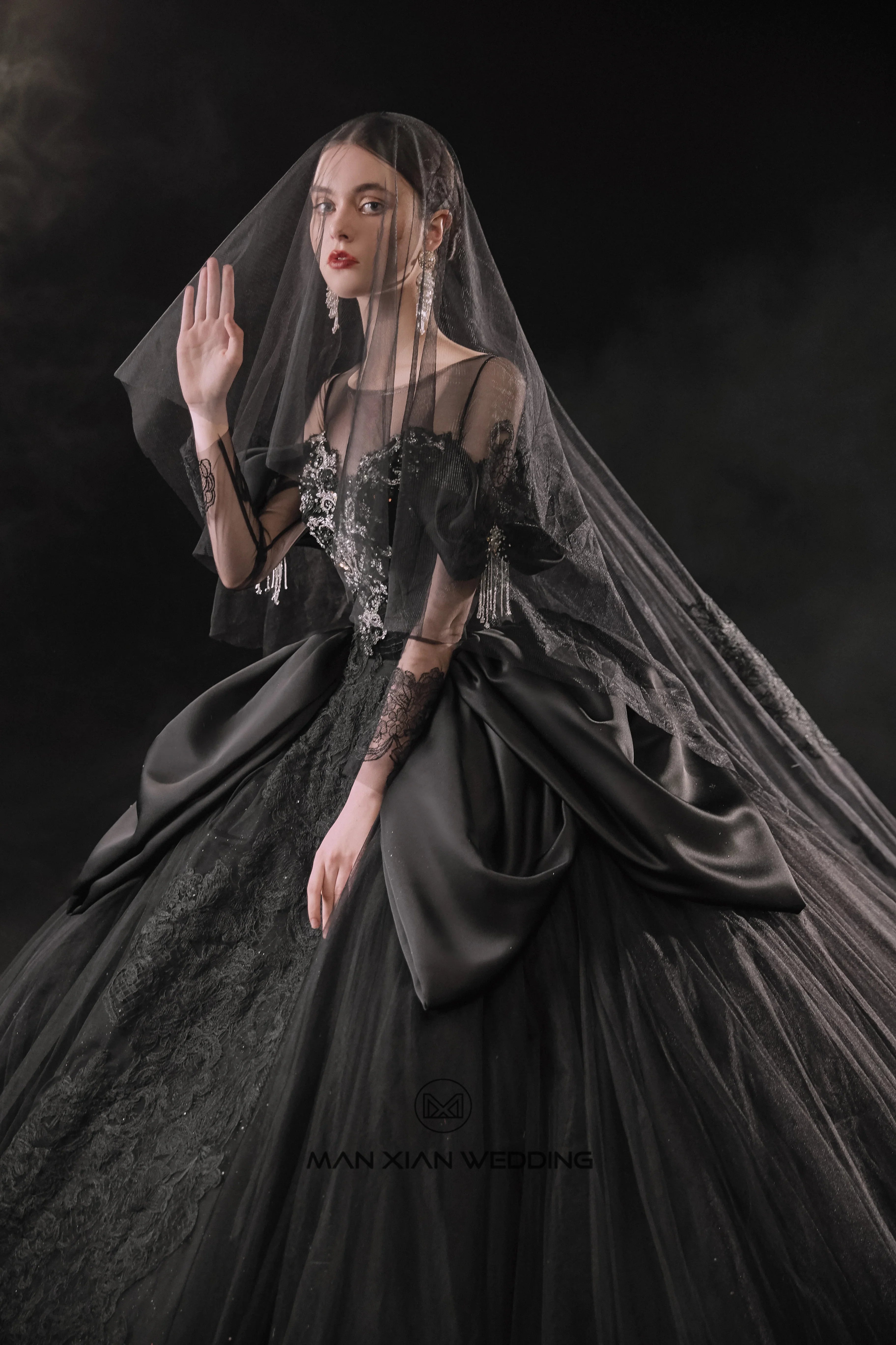 Dramatic Black Ball Gown Illusion Neckline Satin Puff Sleeve Beaded Lace Wedding Dress with Oversized Train E-305