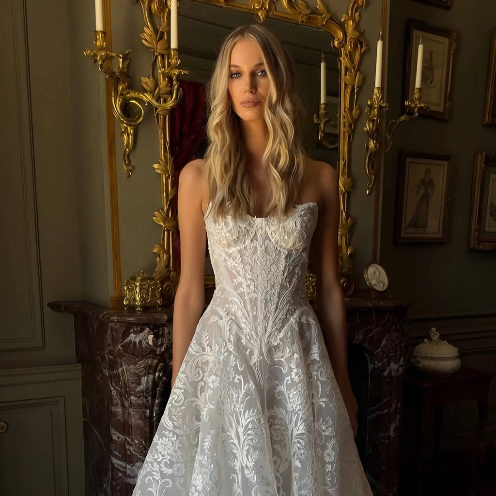 Vintage White Strapless Lace A-Line Wedding Dress with Scalloped Train SW220