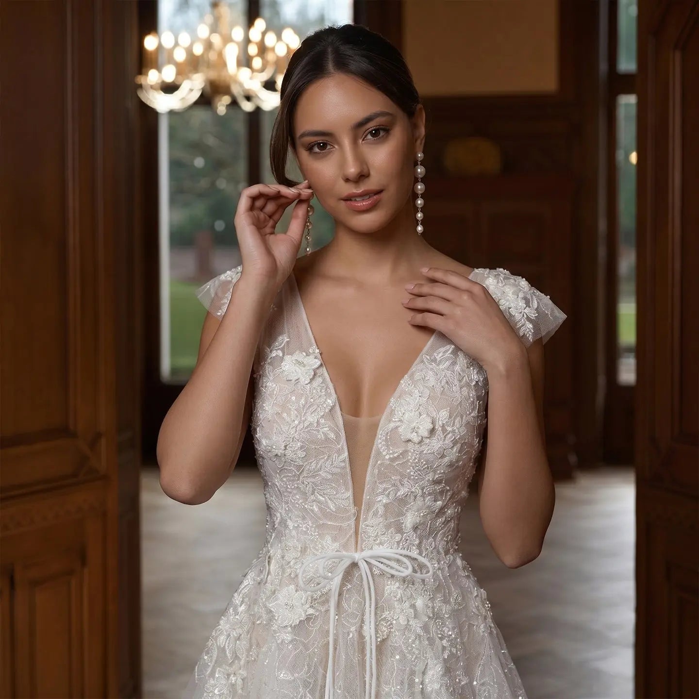 Elegant Ivory V-Neck Cap Sleeve A-Line Lace Tulle Wedding Dress SW711