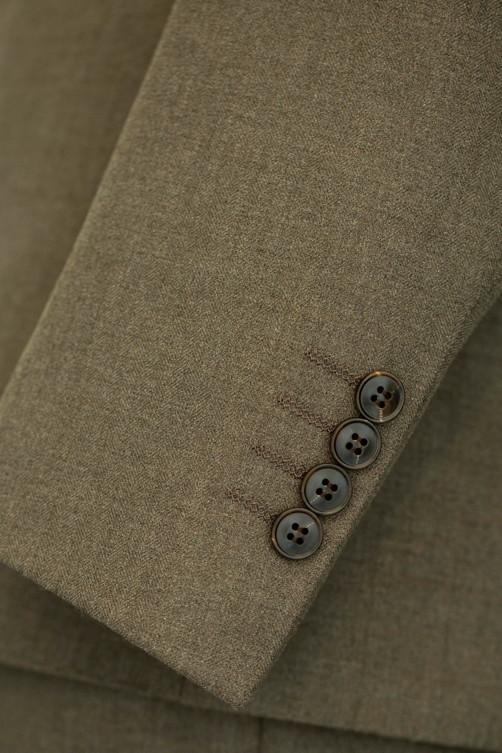 Taupe Wool Double-Breasted 3-Piece Wedding Suit | Tailored Groom & Groomsmen Attire by 男装