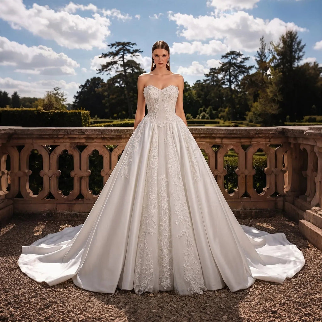 White Satin Strapless Wedding Dress Lace Appliques Sweetheart Neckline Ball Gown SW743