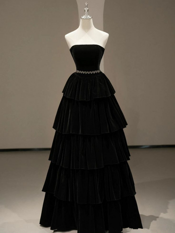 Vestido de noche elegante negro de corte A con capas, vestido de noche negro sin tirantes Y4378