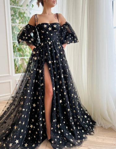 Tara | Vestido de fiesta negro con abertura lateral y estrellas