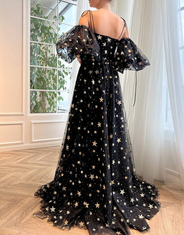 Tara | Vestido de fiesta negro con abertura lateral y estrellas