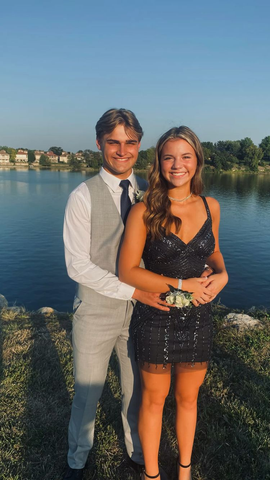 Sexy Schwarzes Enges Homecoming-Kleid Schwarzes Cocktailkleid Y4018