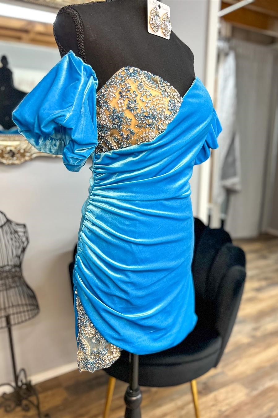 Black Velvet Sweetheart Beaded Short Cocktail Dress