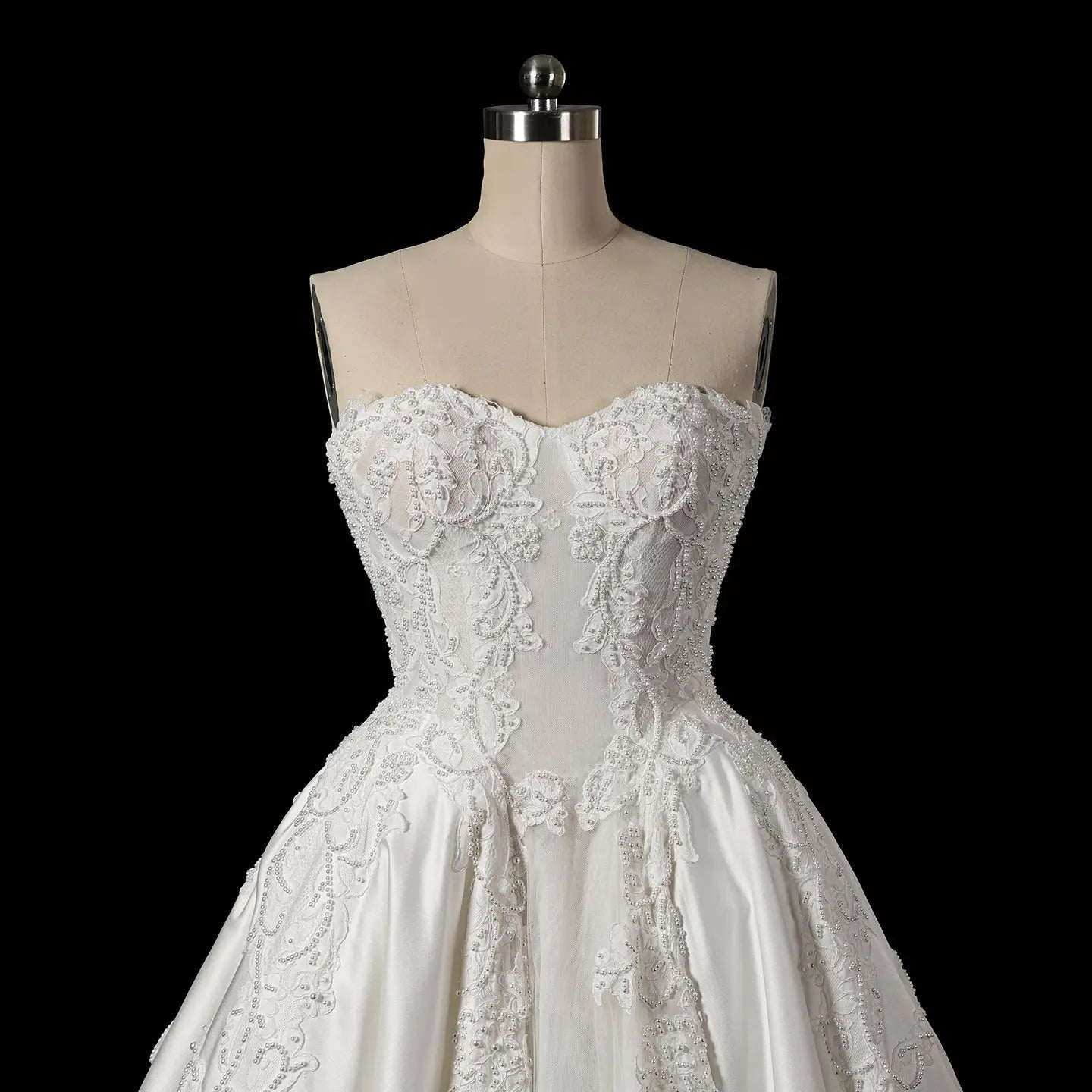 White Satin Strapless Wedding Dress Lace Appliques Sweetheart Neckline Ball Gown SW743
