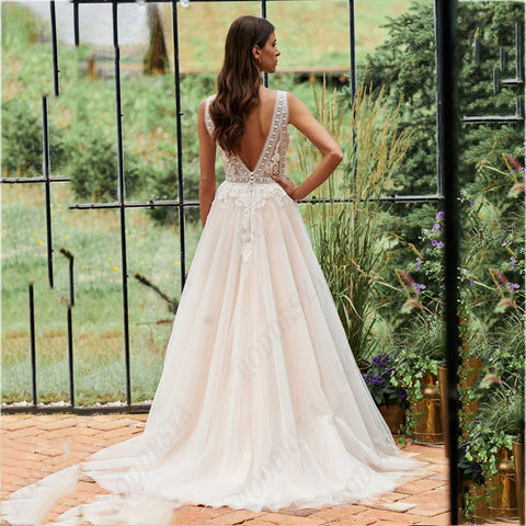Vintage Spaghetti Straps Wedding Dresses Illusion V-Neck Backless Robe De Mariée Romantic Tulle A-line Bridal Gowns