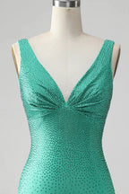 Chic Bodycon V Neck Backless Short Green Homecoming Dress with Beading by WEDTREND