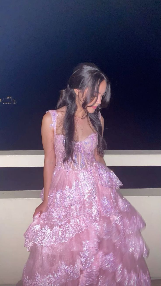 Pretty A-Line Pink Lace Appliques Tiered Long Prom Dress Formal Evening Dress Y7936 Main Image