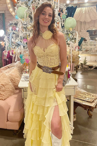 Emerie | A-Linien-Ballkleid aus Chiffon mit hohem Ausschnitt und Stufen und 3D-Blume