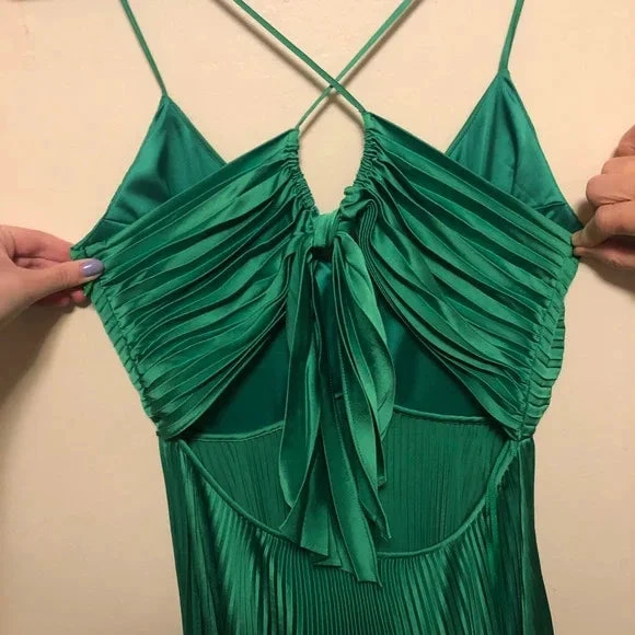 Green Long Pleated Tie Back Evening Dress Y4000 by simplepromdress