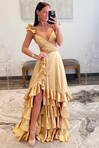 Brittany | Langes rotes A-Linien-Ballkleid mit Cut-outs und Rüschen und Schlitz
