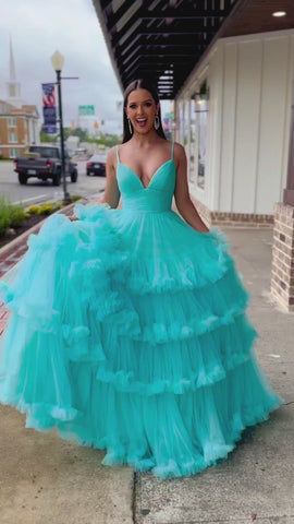 Wrenlee | Vestido de fiesta de tul con escote en V y volantes escalonados