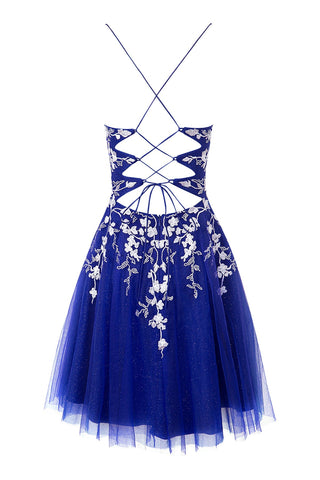 Kurzes Aline-Heimkehrkleid aus Glitzertüll mit Applikationen