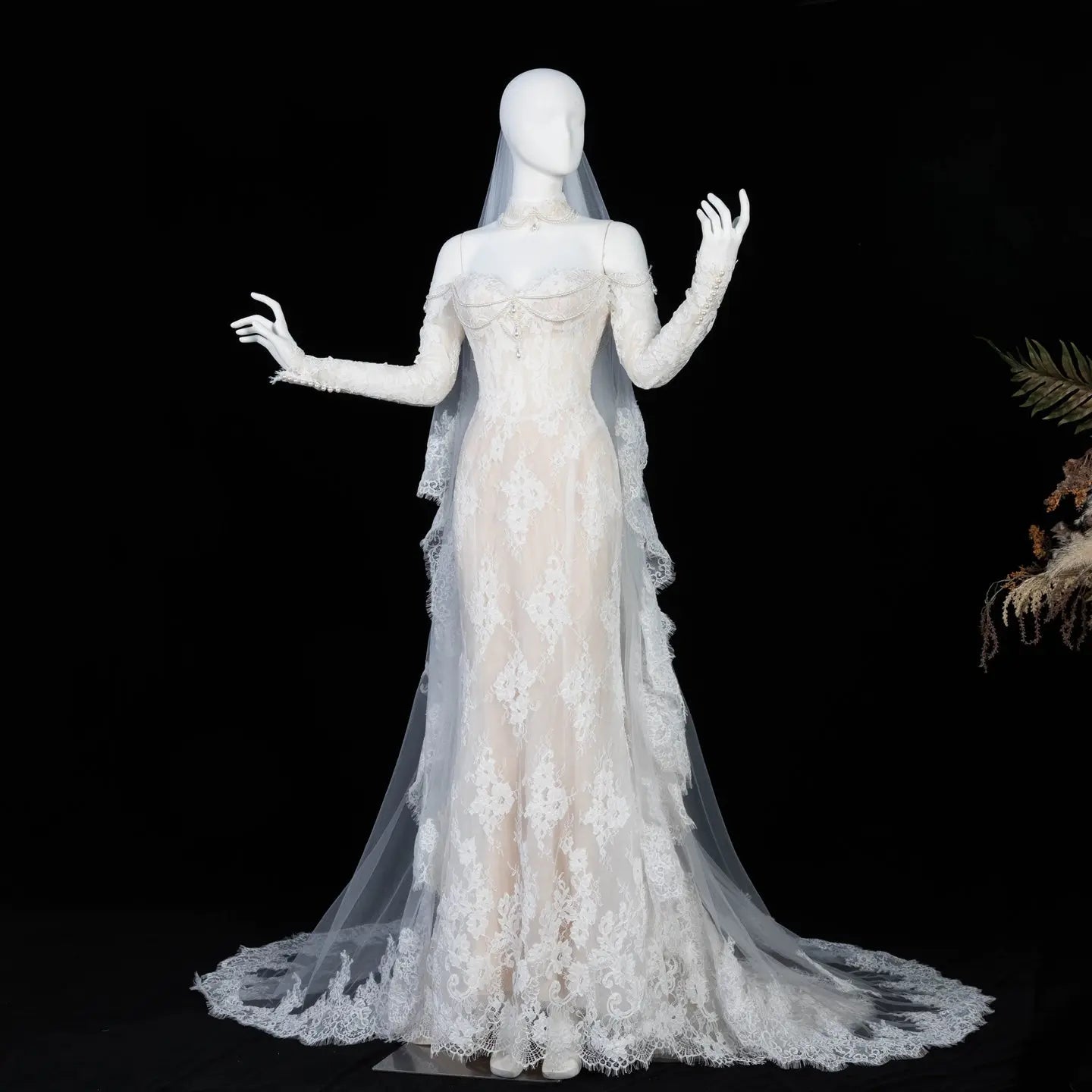 Elegant Ivory Sweetheart Neckline Sheer Lace Mermaid Wedding Dress with Veil SW171