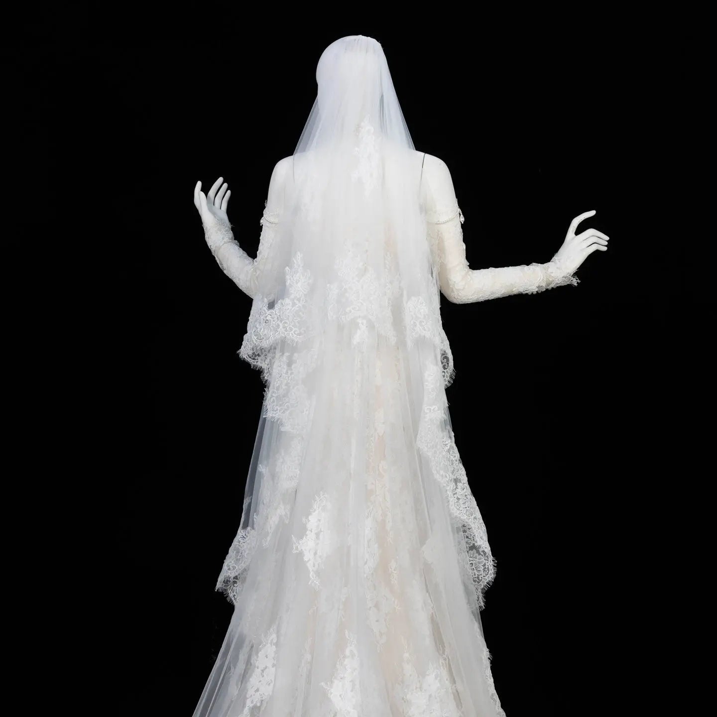 Elegant Ivory Sweetheart Neckline Sheer Lace Mermaid Wedding Dress with Veil SW171