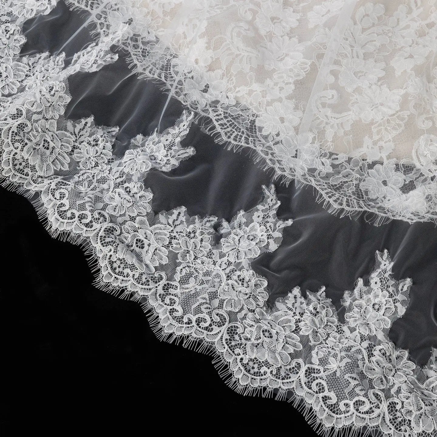 Elegant Ivory Sweetheart Neckline Sheer Lace Mermaid Wedding Dress with Veil SW171