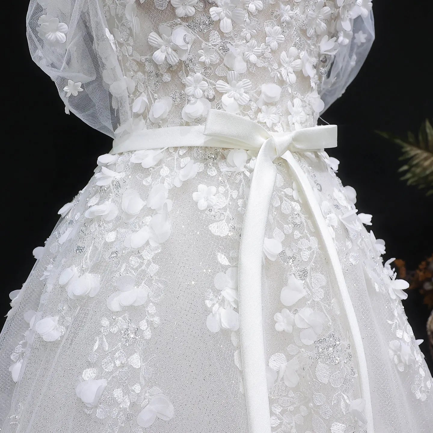 White 3D Floral Applique Sweetheart Ball Gown Wedding Dress SW629