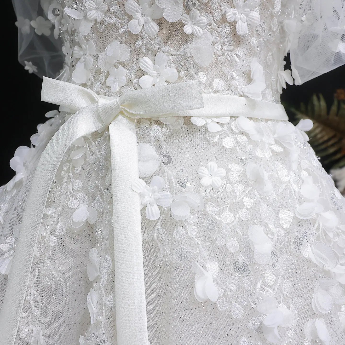White 3D Floral Applique Sweetheart Ball Gown Wedding Dress SW629