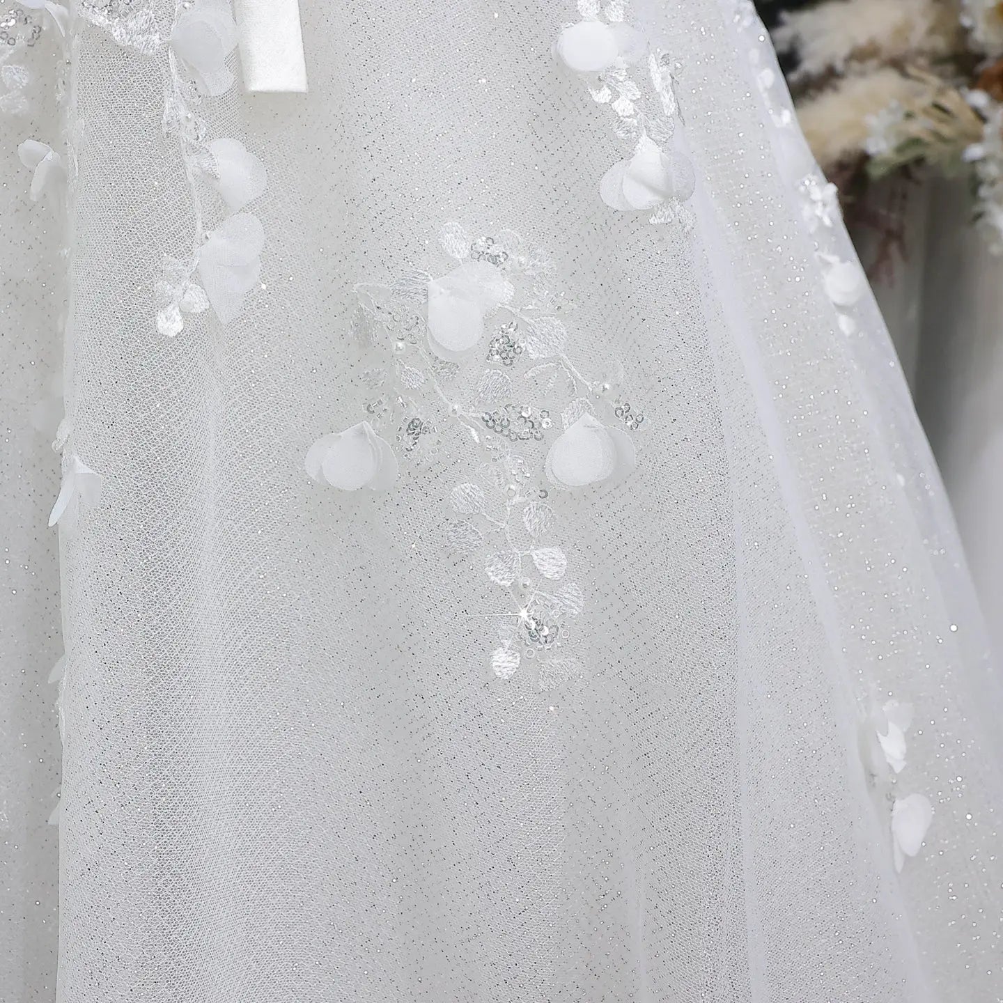 White 3D Floral Applique Sweetheart Ball Gown Wedding Dress SW629