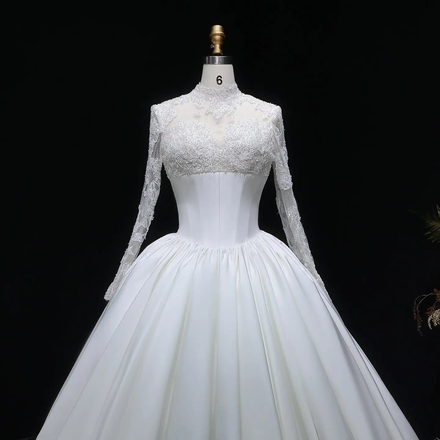 Classic Long Sleeve Lace Ball Gown Wedding Dress SW075