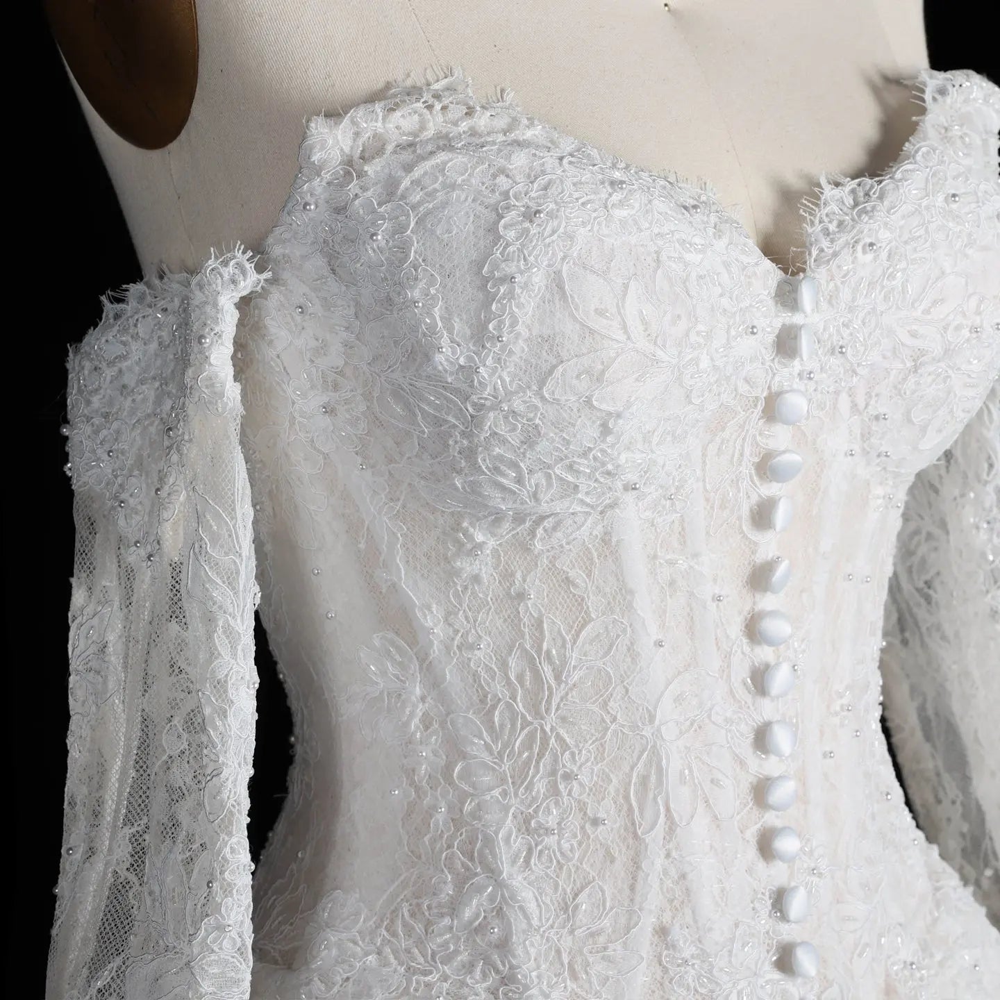 White Floral Lace Ball Gown Wedding Dress with Sweetheart Neckline and Detachable Long Sleeves SW677