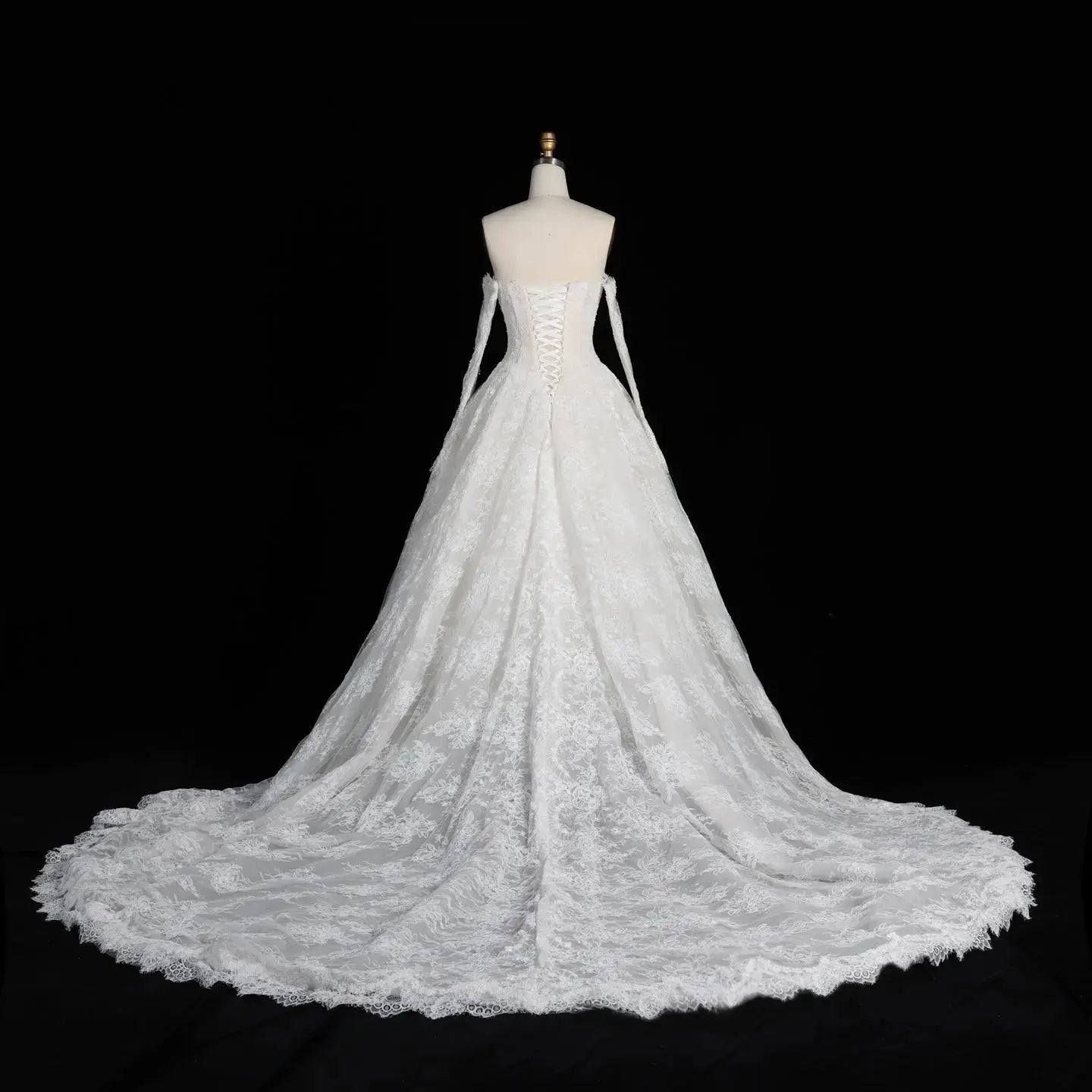White Floral Lace Ball Gown Wedding Dress with Sweetheart Neckline and Detachable Long Sleeves SW677