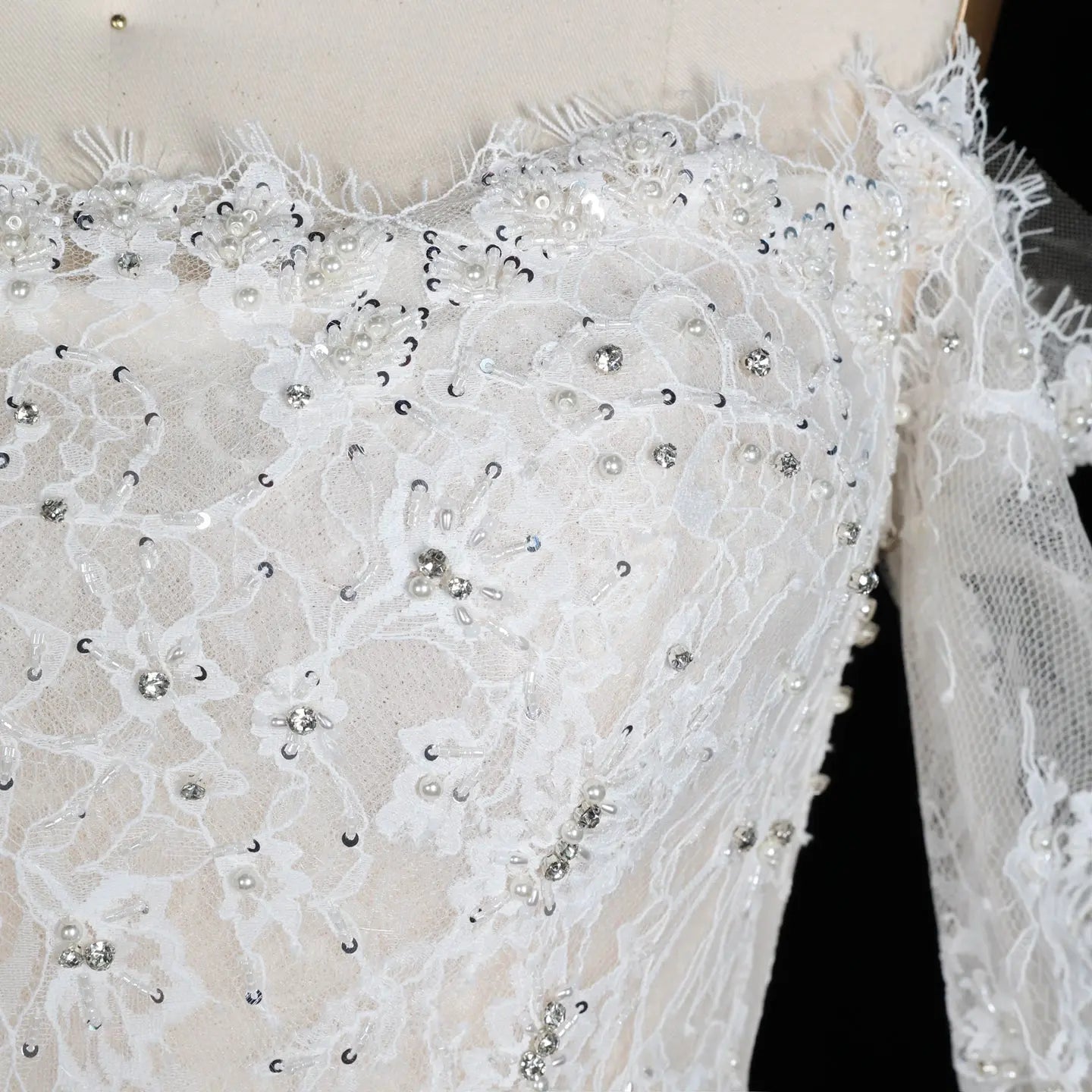 White Lace and Tulle Ball Gown Wedding Dress Off the Shoulder Beaded Bridal Dress SW679