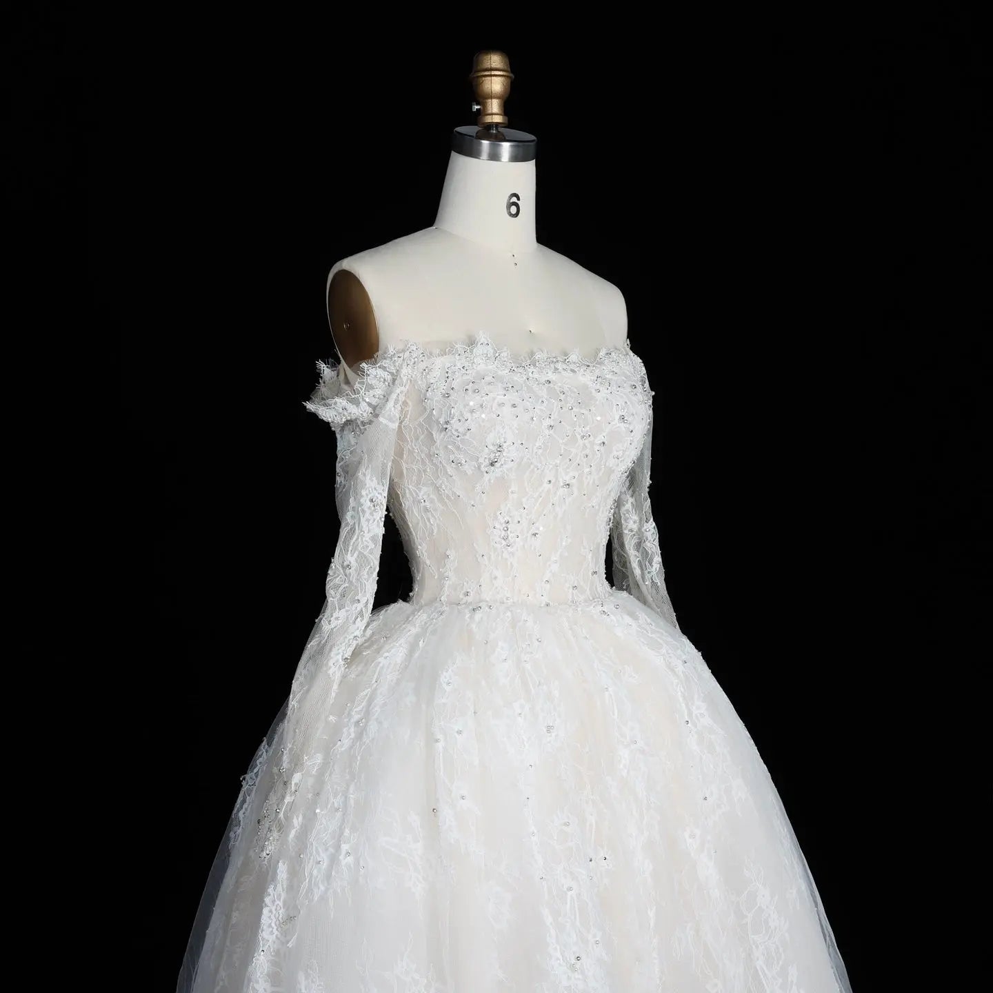 White Lace and Tulle Ball Gown Wedding Dress Off the Shoulder Beaded Bridal Dress SW679
