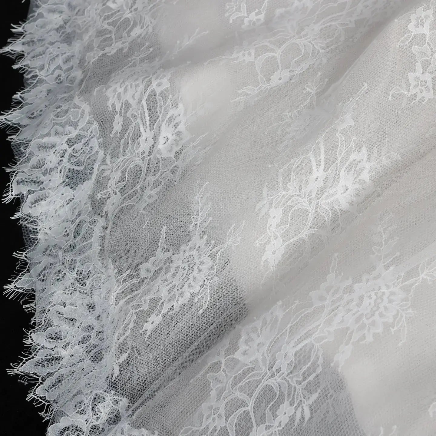 White Lace and Tulle Ball Gown Wedding Dress Off the Shoulder Beaded Bridal Dress SW679