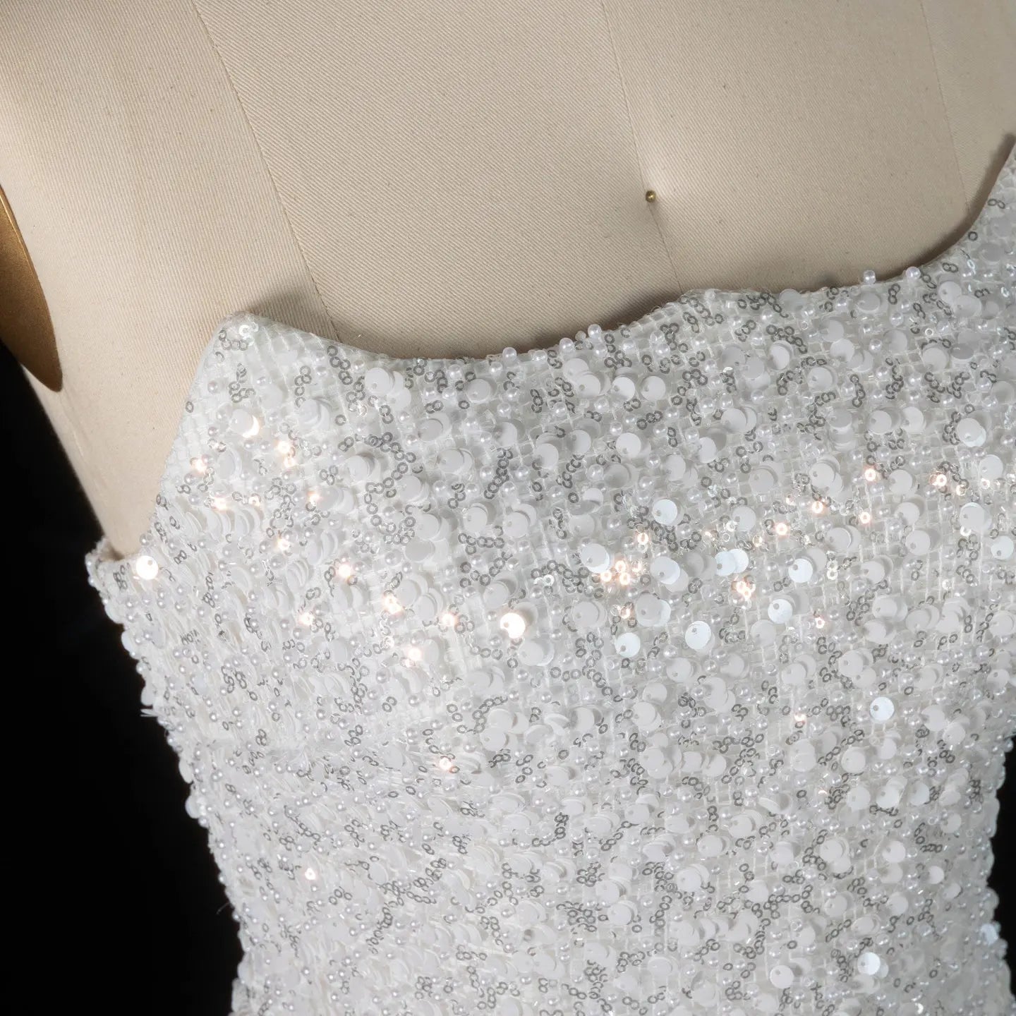 Luxury White Sequin Pearl Strapless Short Wedding Dress SW520