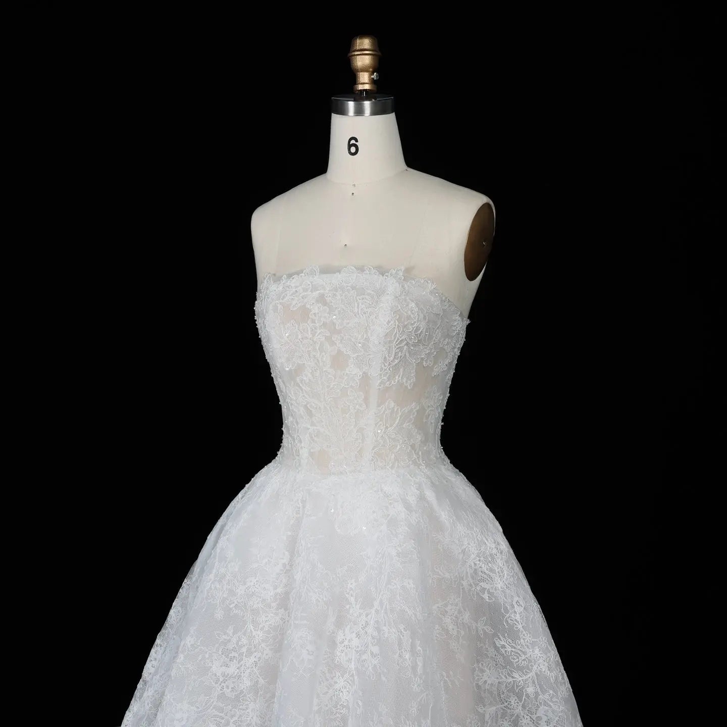 White Corset Strapless Lace Applique Tulle Bridal Ball Gown Wedding Dress SW611