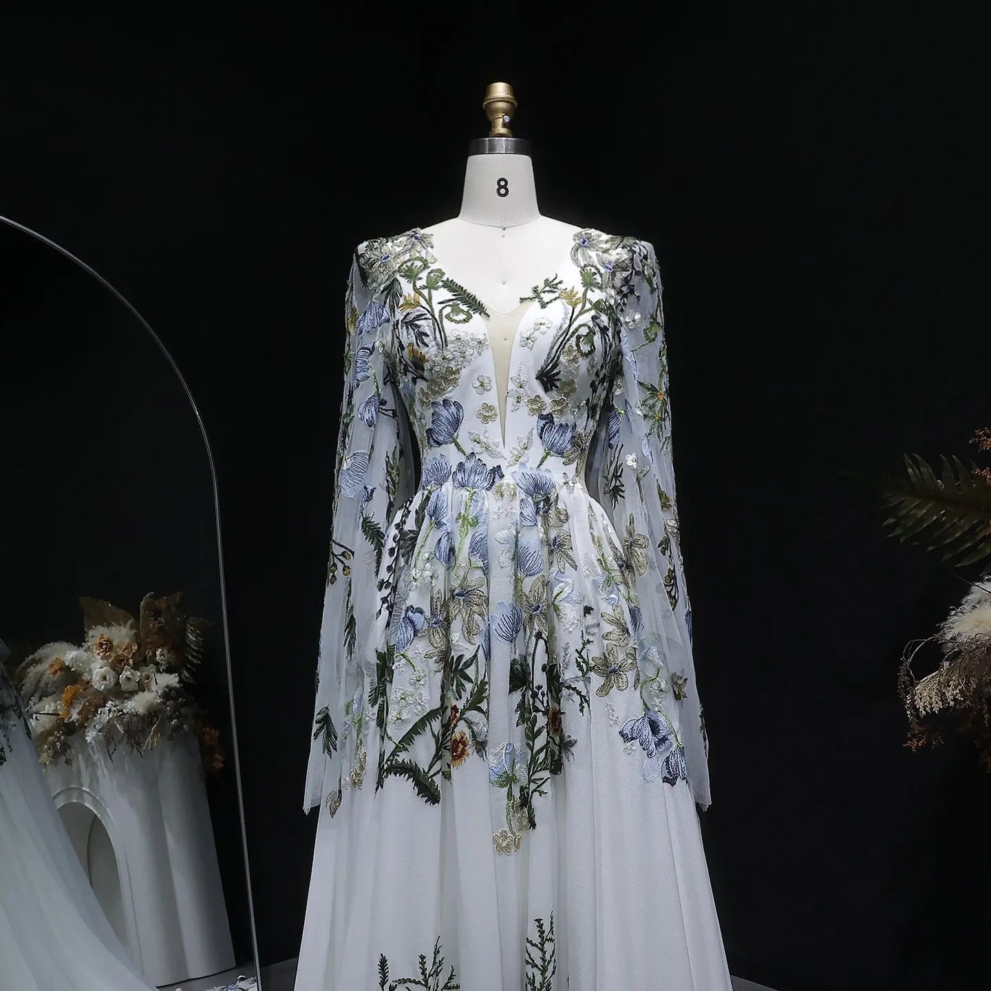 Luxury White Embroidery Long Sleeve Boho Train Wedding Dress SW641