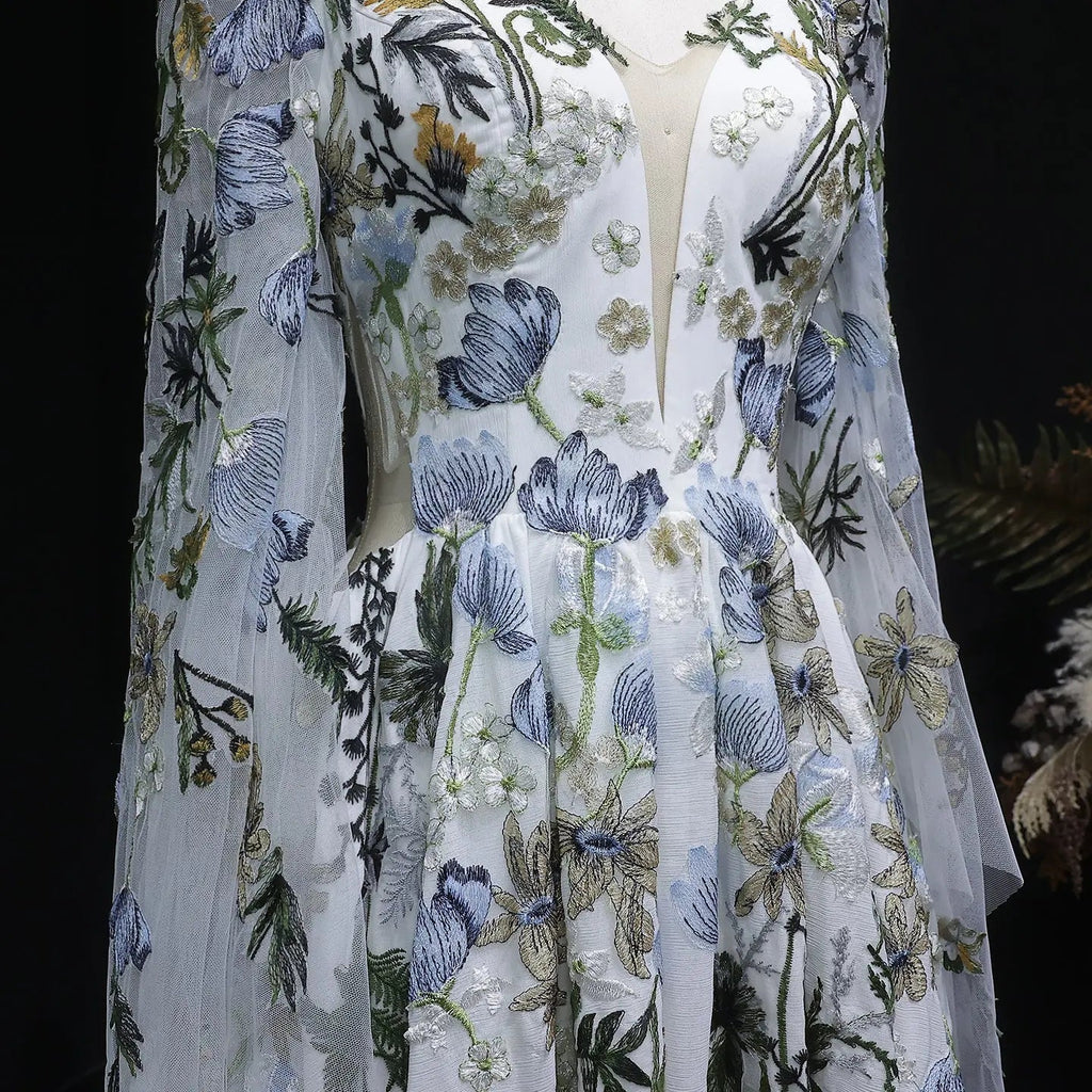Luxury White Embroidery Long Sleeve Boho Train Wedding Dress SW641