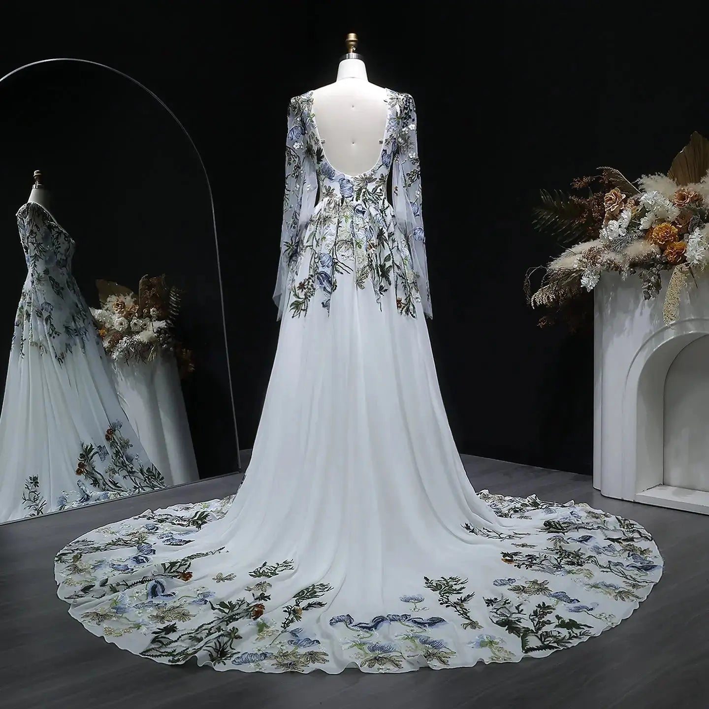 Luxury White Embroidery Long Sleeve Boho Train Wedding Dress SW641
