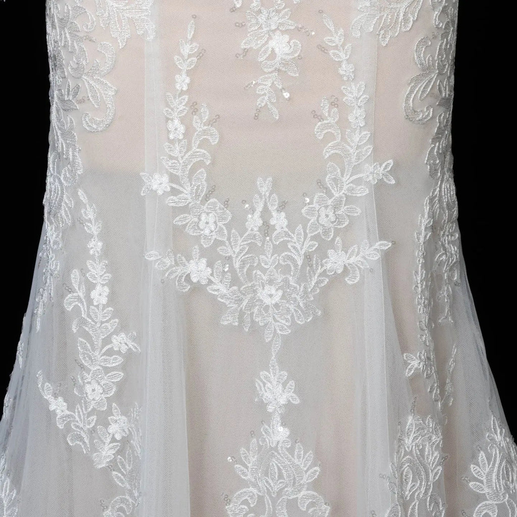 Off White  Lace Stunning Feminine Mermaid Wedding Dress Train  SW650