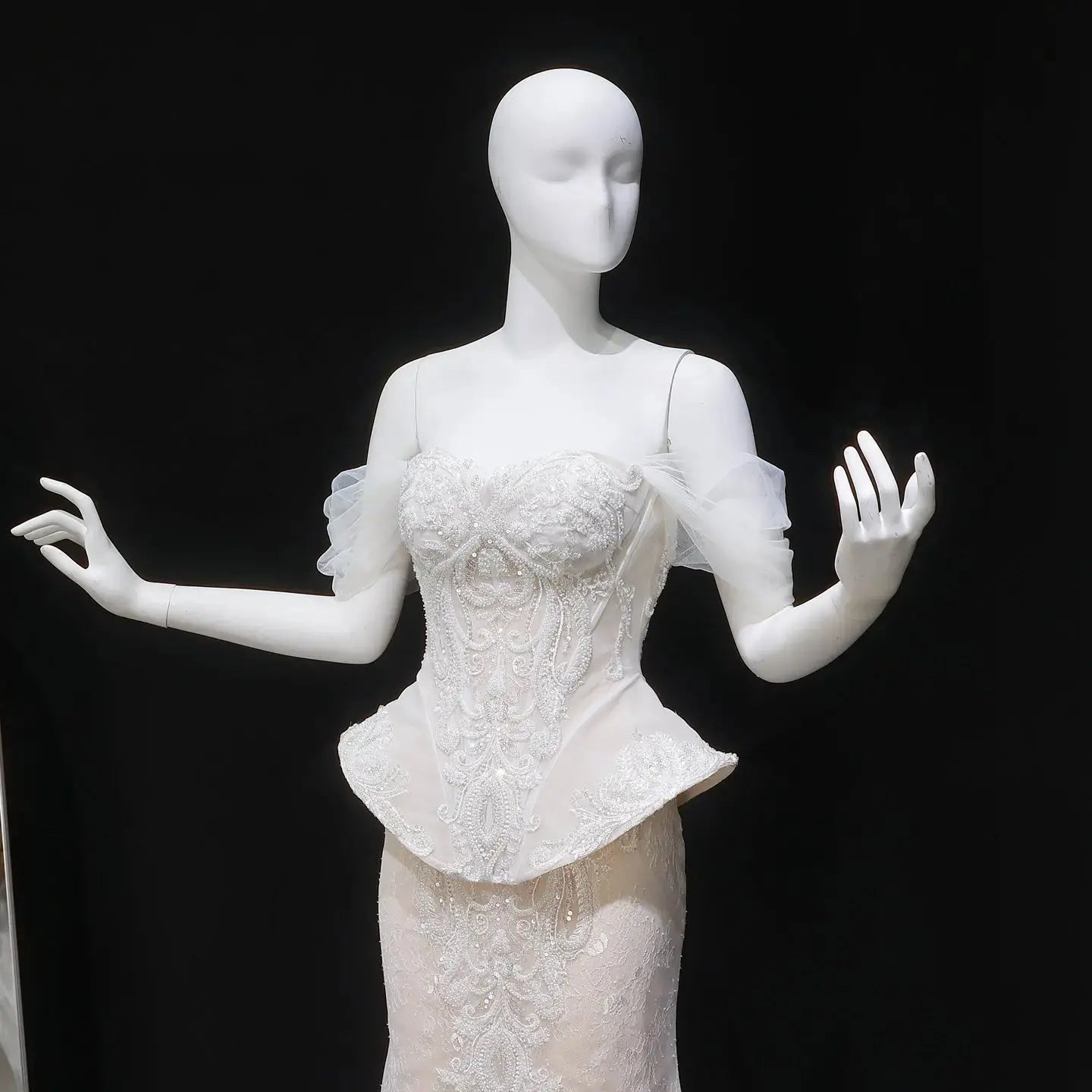 Luxury Ivory Off-the-Shoulder Lace Corset Tulle Train Wedding Dress SW126