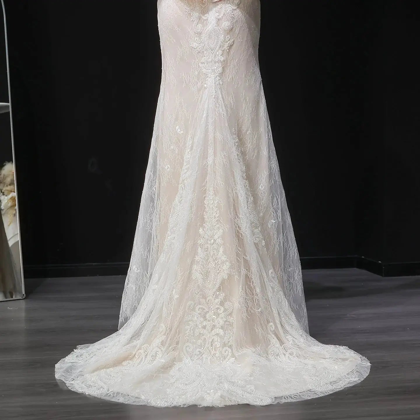 Luxury Ivory Off-the-Shoulder Lace Corset Tulle Train Wedding Dress SW126