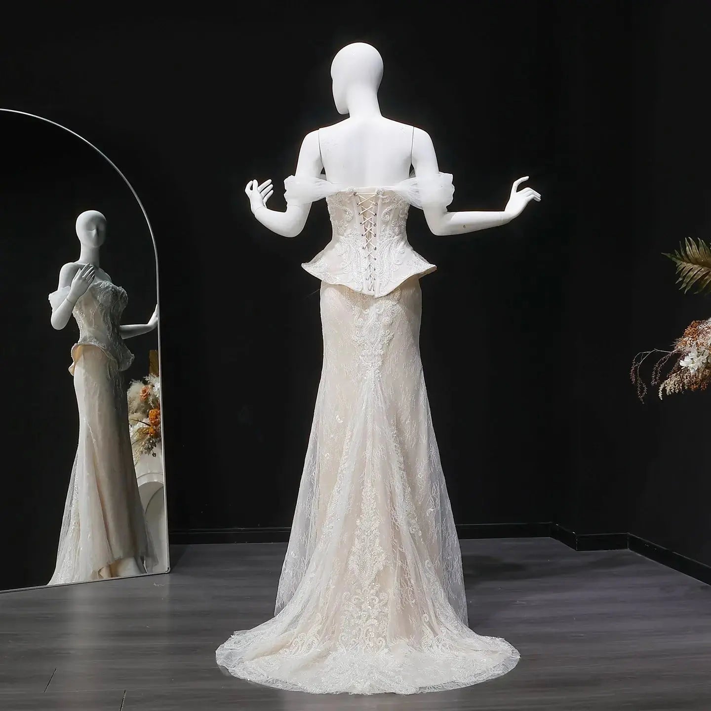 Luxury Ivory Off-the-Shoulder Lace Corset Tulle Train Wedding Dress SW126