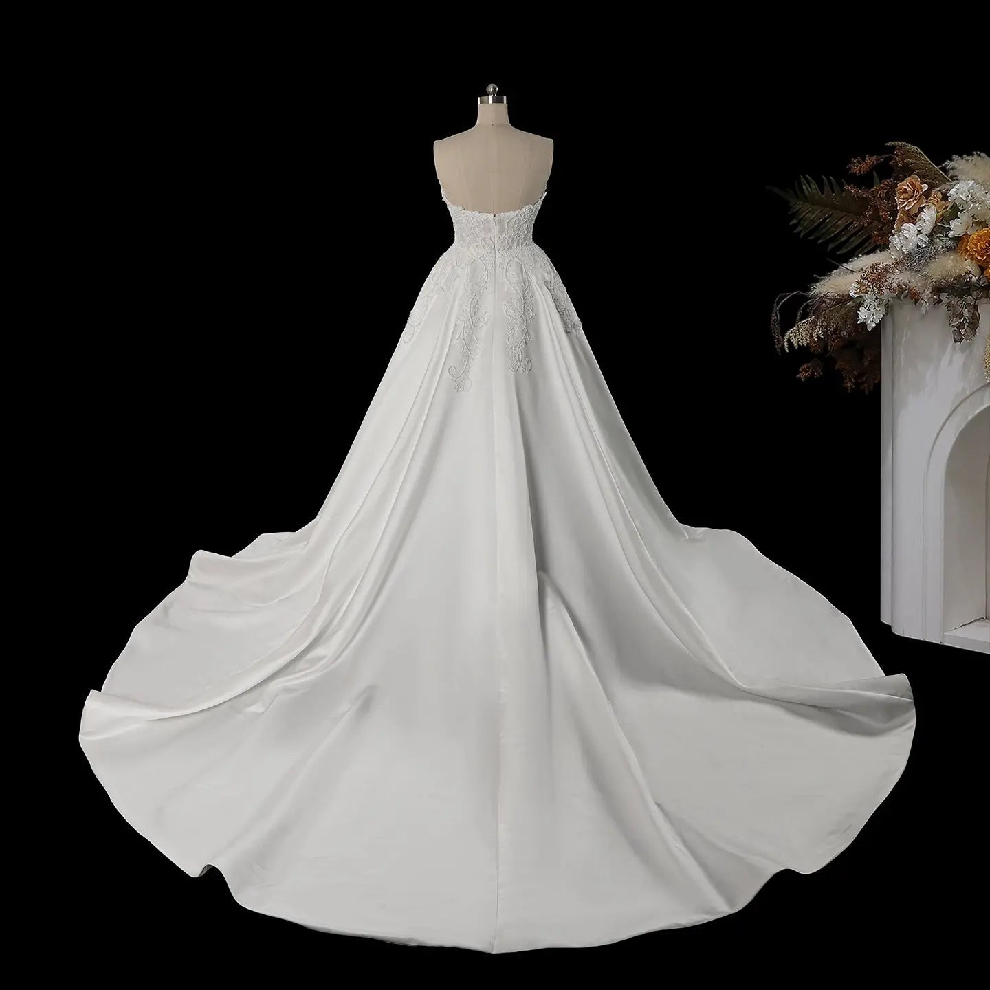 White Satin Strapless Wedding Dress Lace Appliques Sweetheart Neckline Ball Gown SW743
