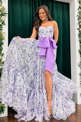 Schickes, trägerloses, langes Chiffon-Ballkleid mit Blumenmuster und Schlitz